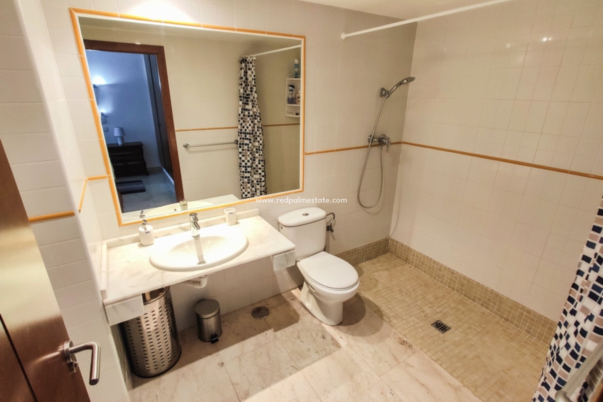 Alquiler a corto plazo - Apartmentos -
Torrevieja - La Entrada