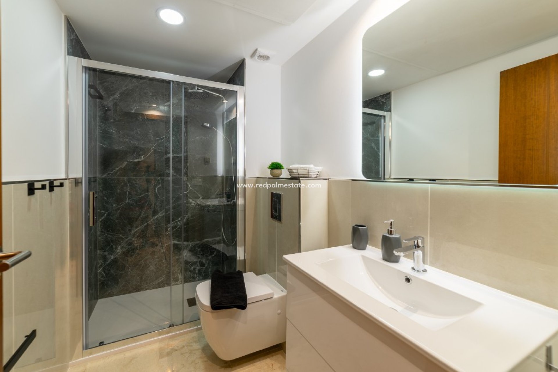 Alquiler a corto plazo - Apartmentos -
Torrevieja - La Entrada