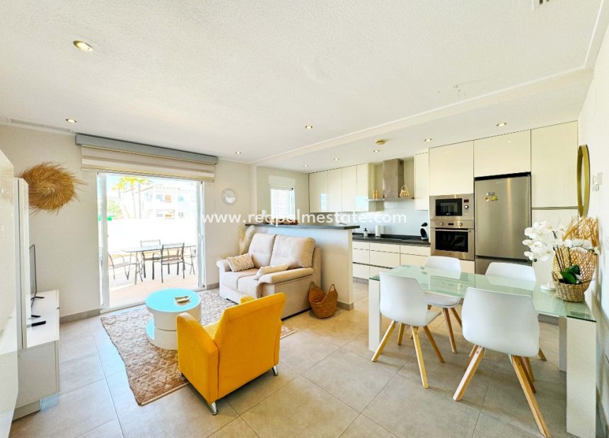 Alquiler a corto plazo - Apartmentos -
Torrevieja - Punta prima