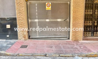 Aparcamiento - Reventa - Torrevieja -
                Centro Torrevieja