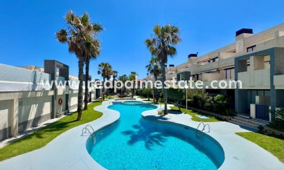 Apartamento - Reventa - Torrevieja - La Mata