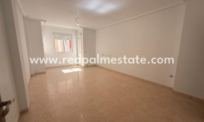 Apartment - Resale - Torrevieja - Center