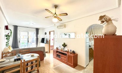 Apartments - Resale - Torrevieja - Playa del Cura