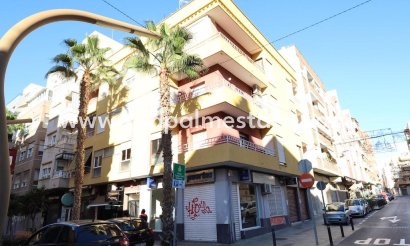 Appartements - Revente -
            Torrevieja - IH-57642