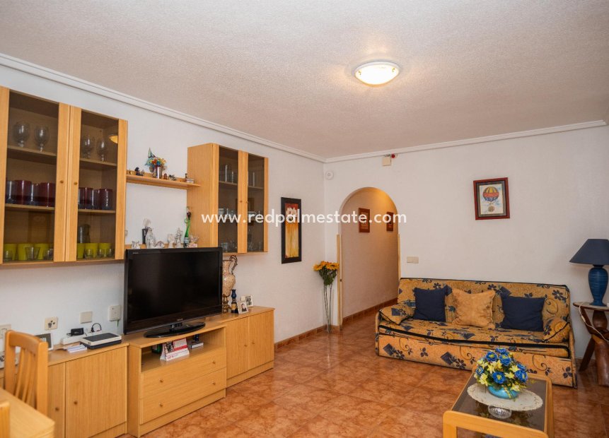 Återförsäljning - Apartamento -
Torrevieja - Center