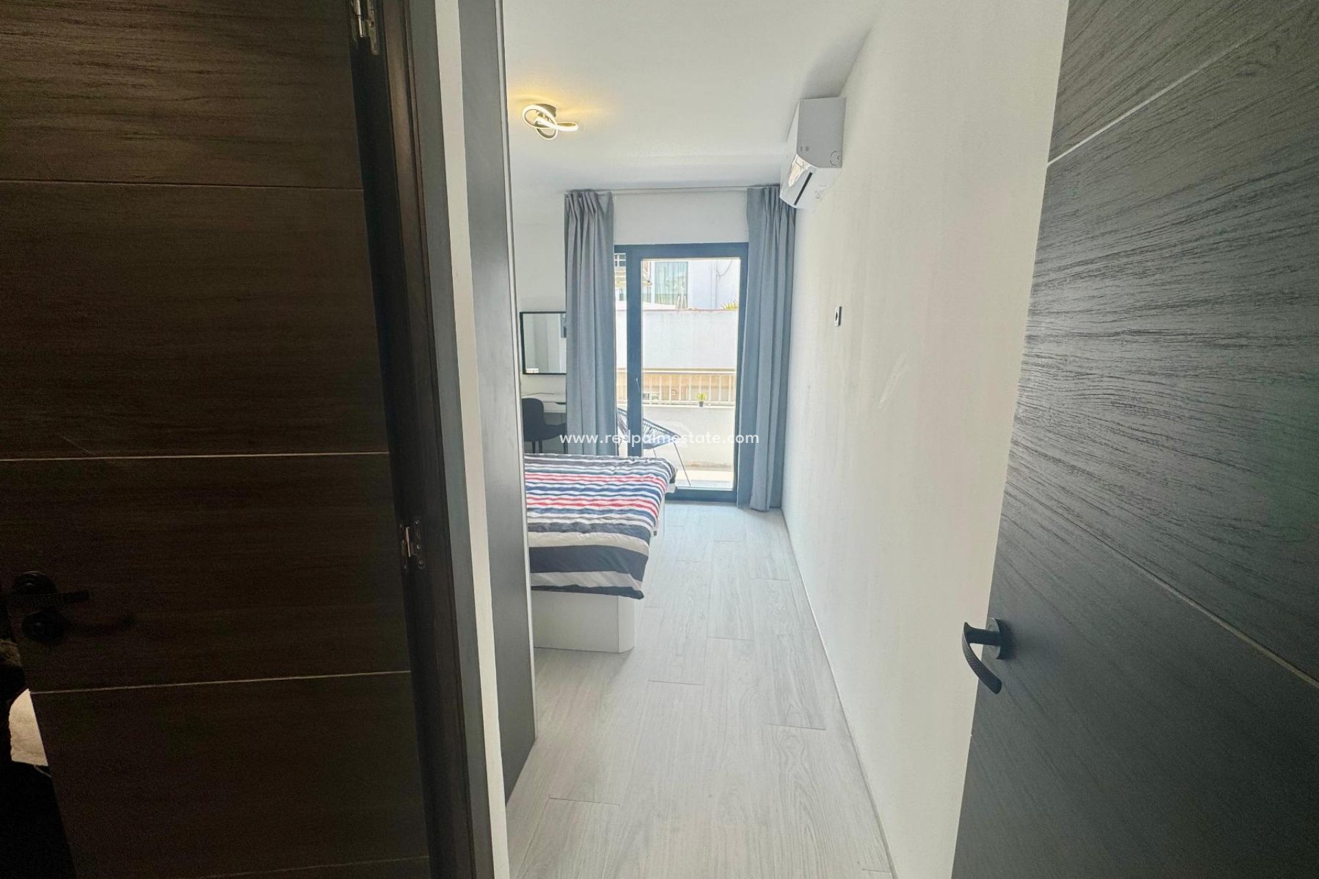 Återförsäljning - Apartamento -
Torrevieja - CLUB NAUTICO TORREVIEJA