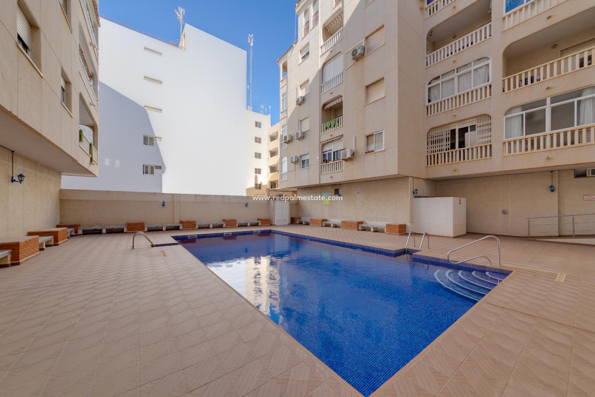 Återförsäljning - Apartamento -
Torrevieja - El Acequión - Los Náufragos