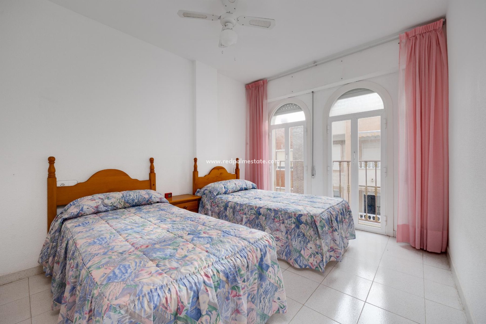 Återförsäljning - Apartamento -
Torrevieja - El Acequión - Los Náufragos