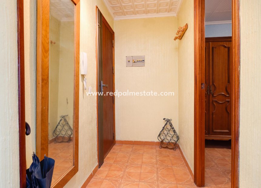 Återförsäljning - Apartamento -
Torrevieja - El Acequión - Los Náufragos