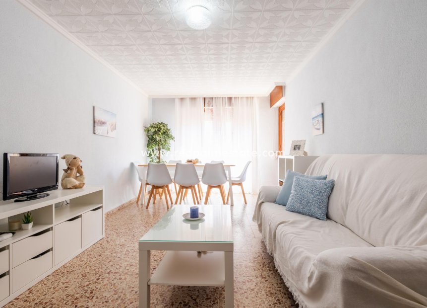 Återförsäljning - Apartamento -
Torrevieja - El Acequión - Los Náufragos