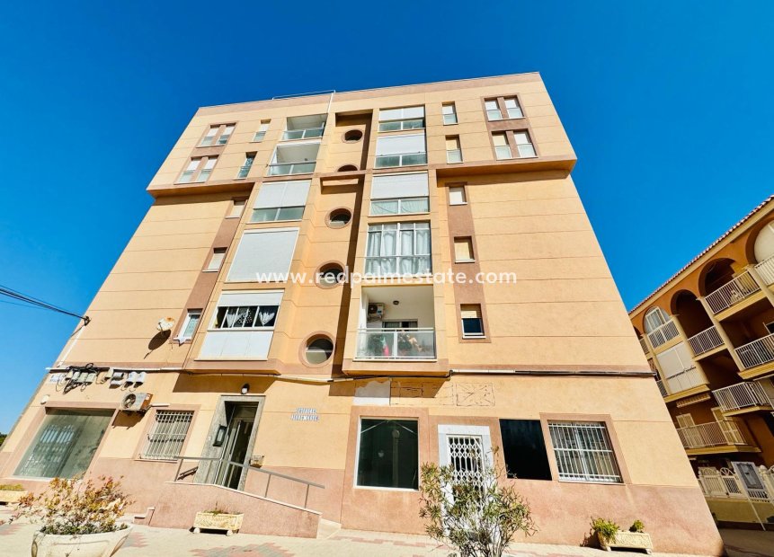 Återförsäljning - Apartamento -
Torrevieja - La Mata