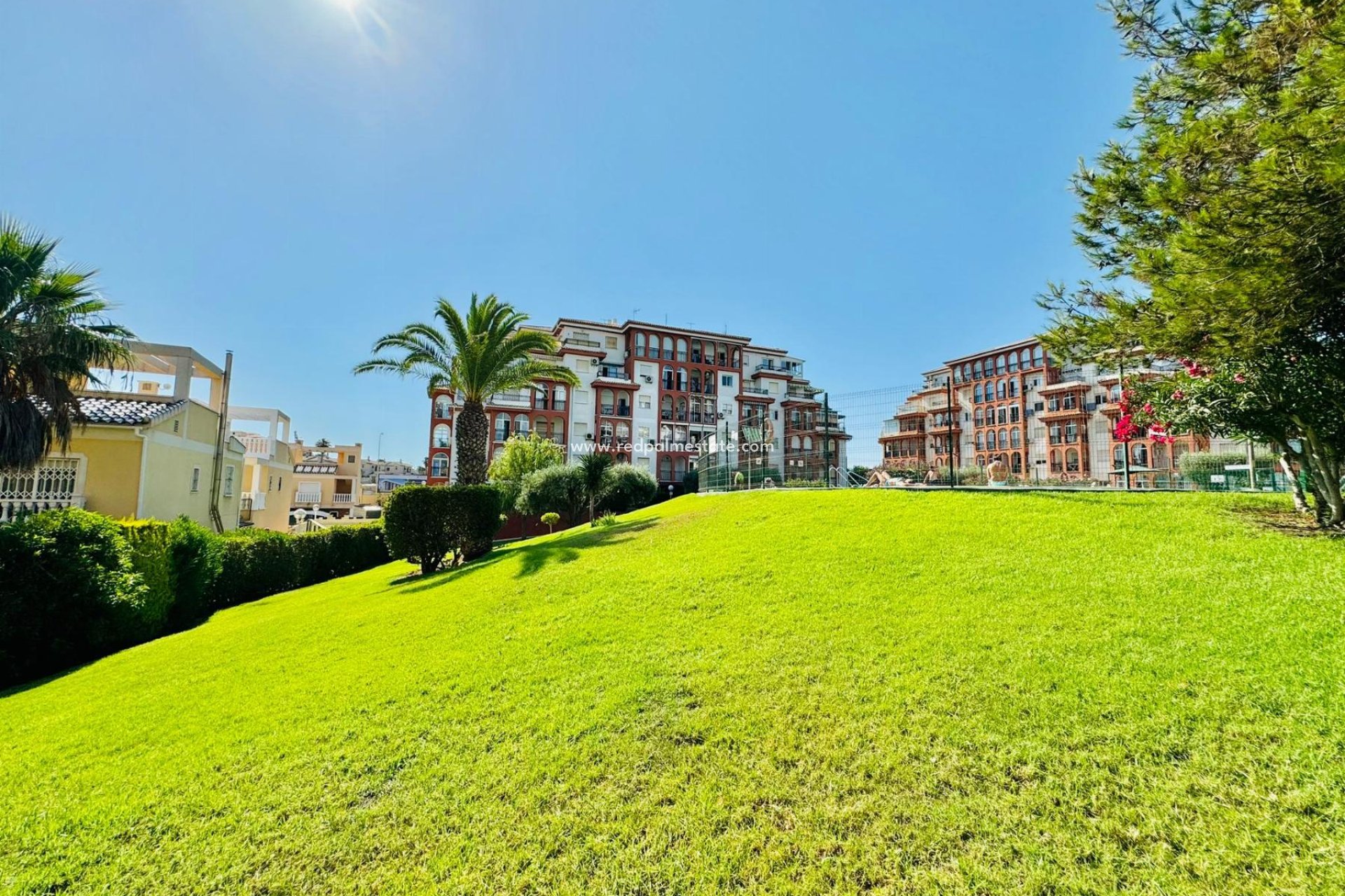 Återförsäljning - Apartamento -
Torrevieja - La Mata