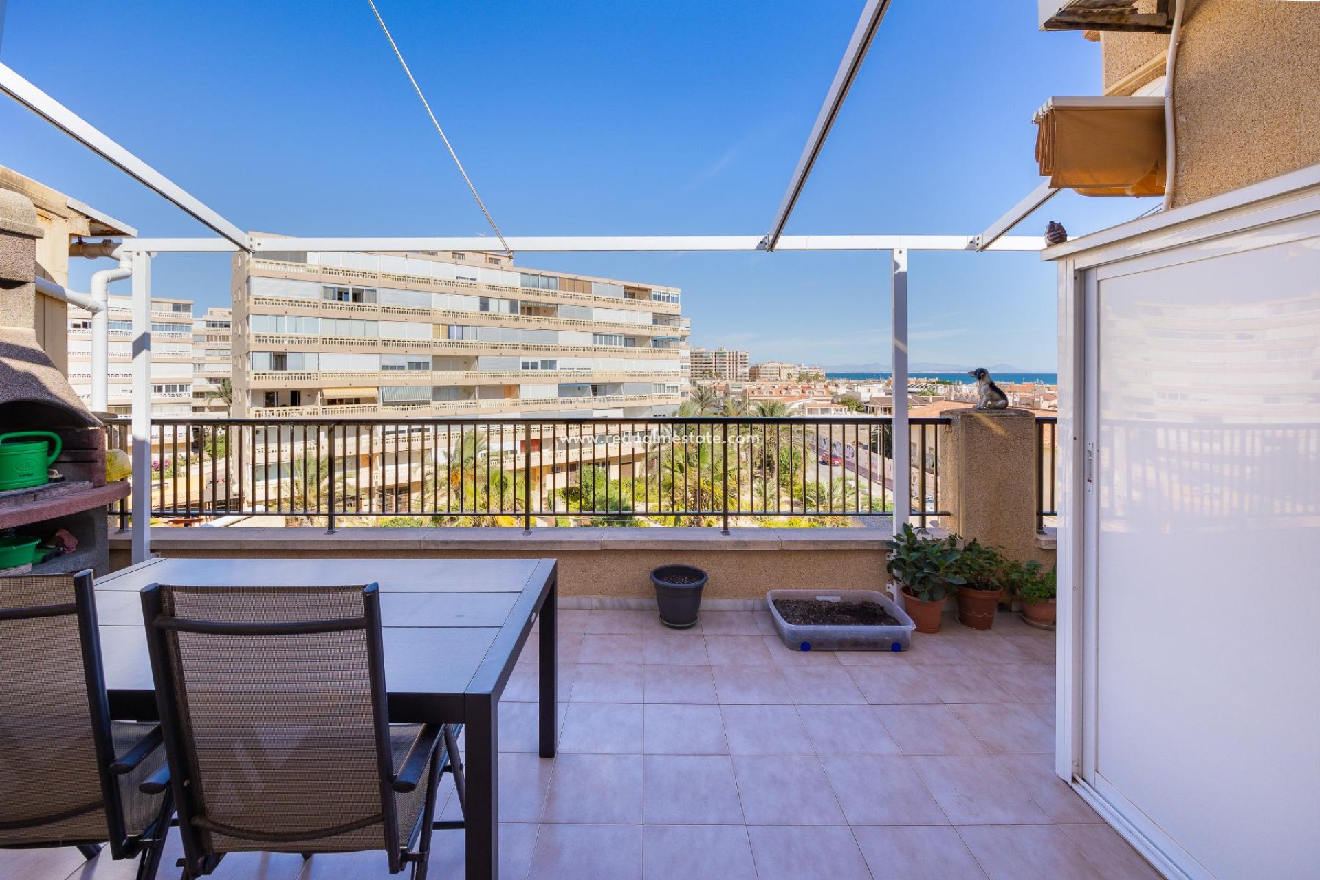 Återförsäljning - Apartamento -
Torrevieja - La Mata