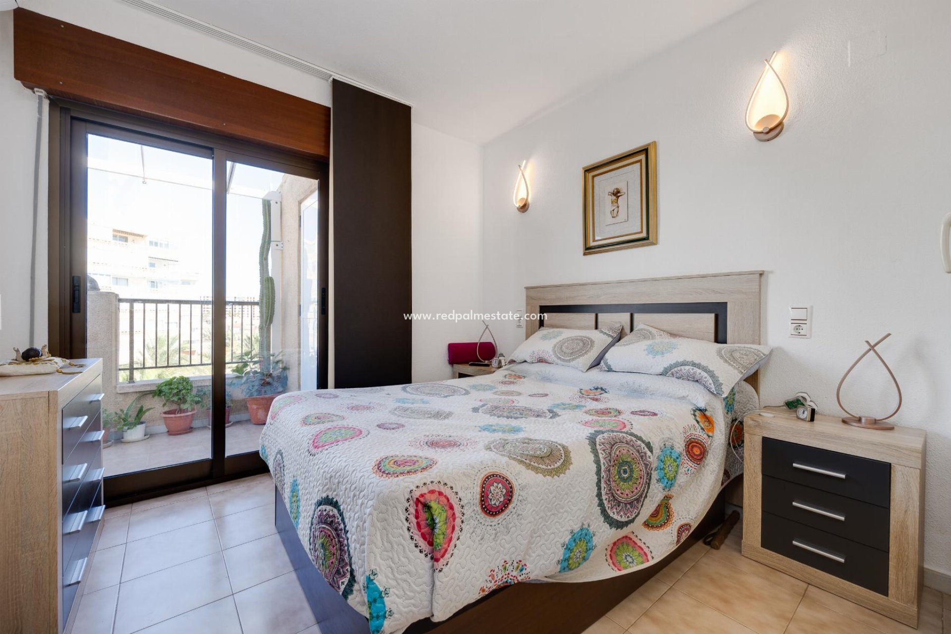 Återförsäljning - Apartamento -
Torrevieja - La Mata