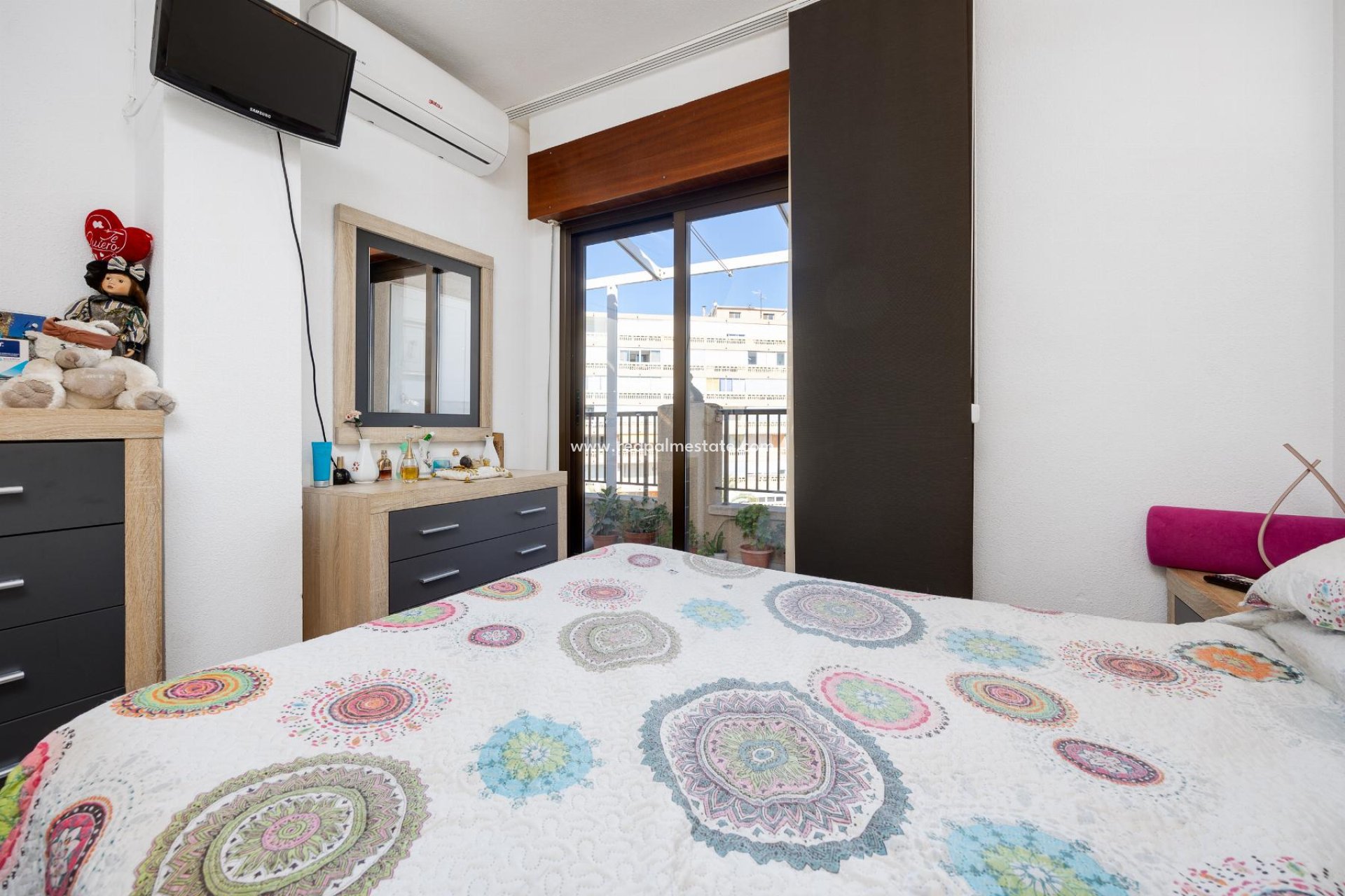 Återförsäljning - Apartamento -
Torrevieja - La Mata