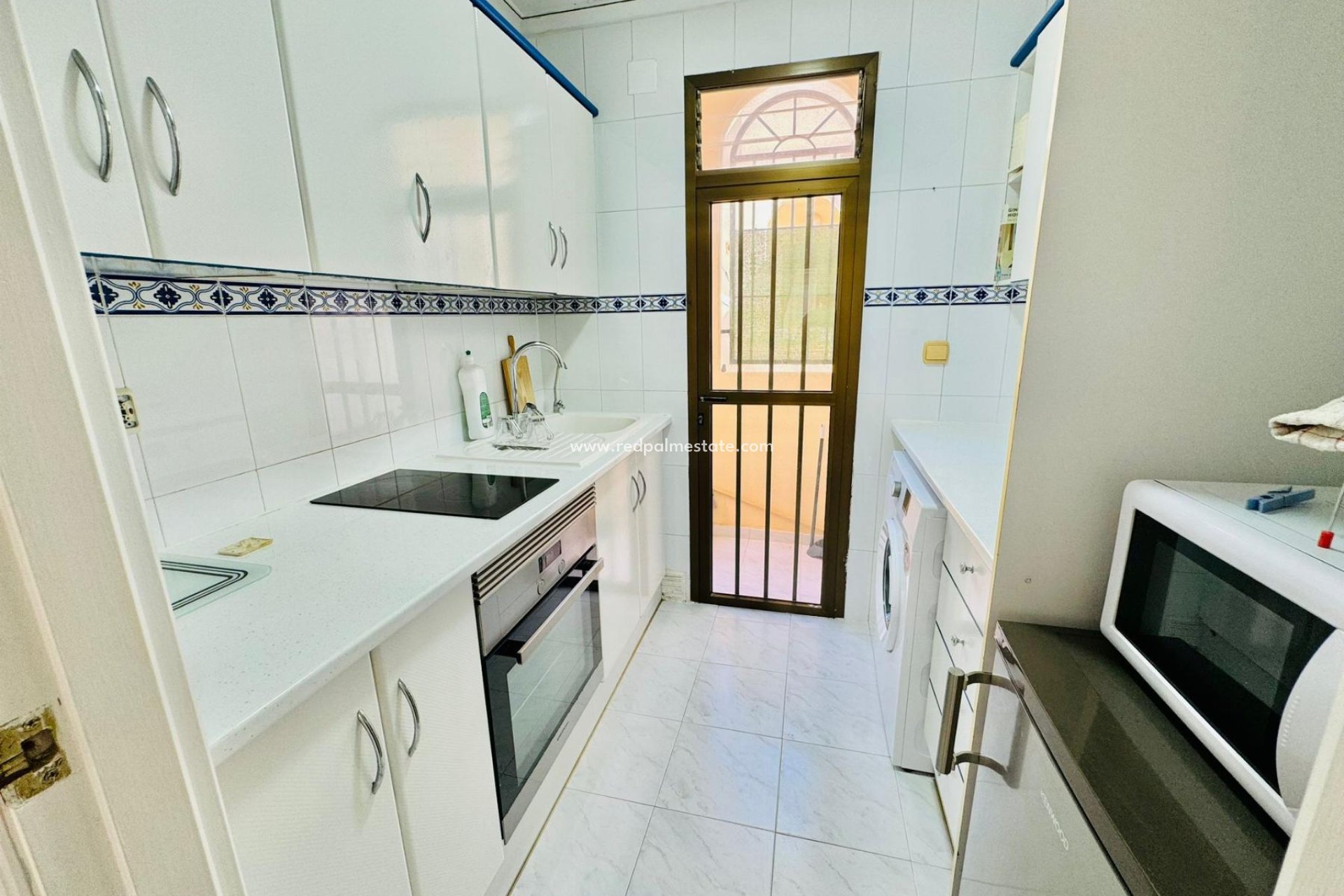 Återförsäljning - Apartamento -
Torrevieja - La Veleta