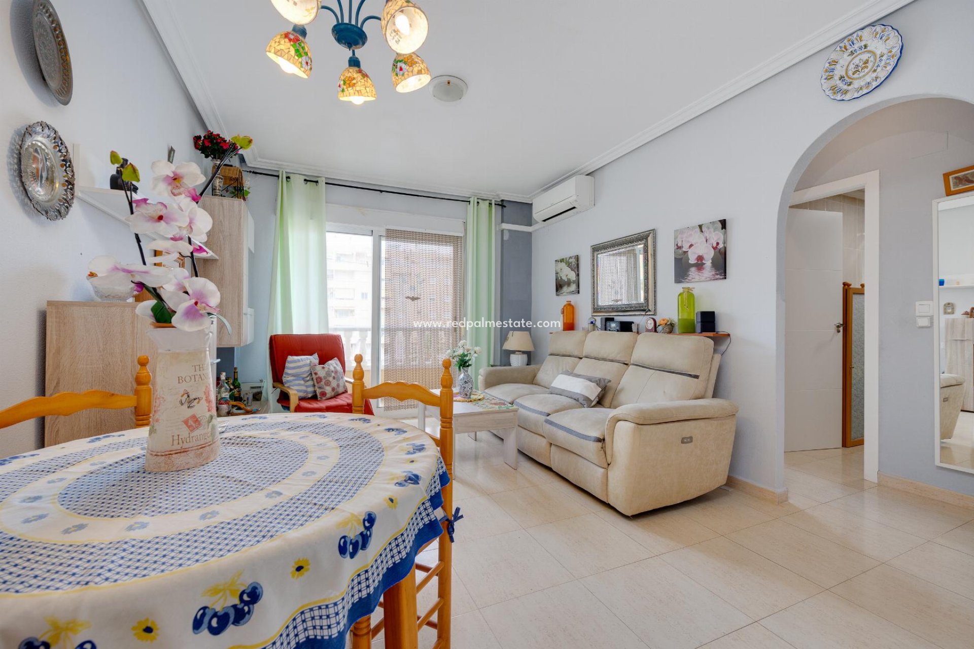 Återförsäljning - Apartamento -
Torrevieja - Playa de Los Locos-Curva del Palangre