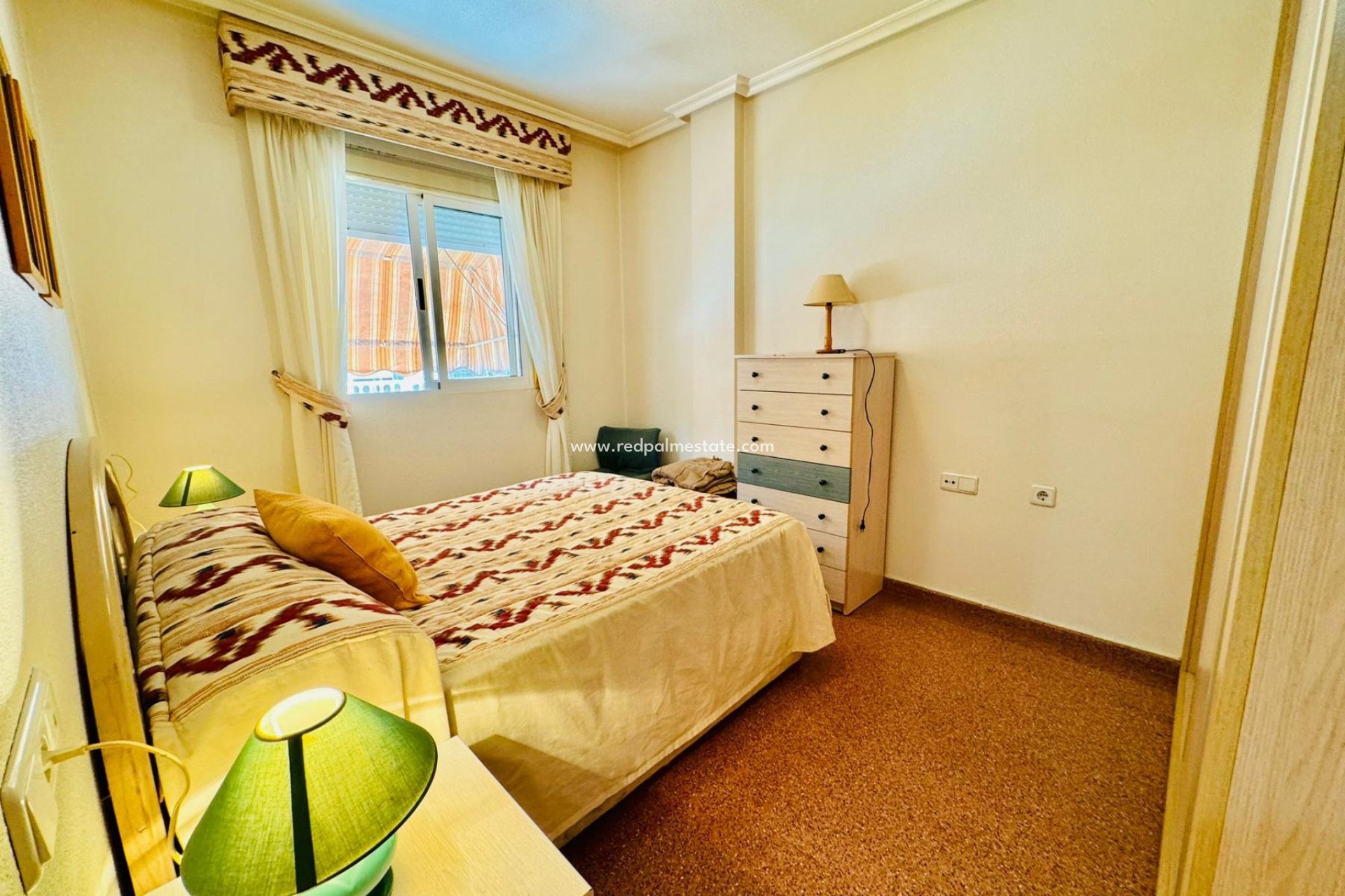 Återförsäljning - Apartamento -
Torrevieja - Playa del Acequión