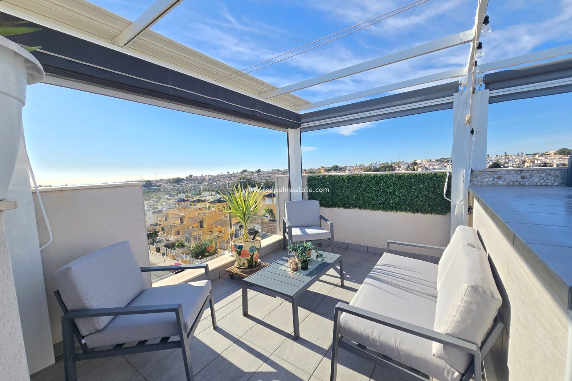 Återförsäljning - Apartment / Flat * -
Orihuela Costa * - Villamartín *