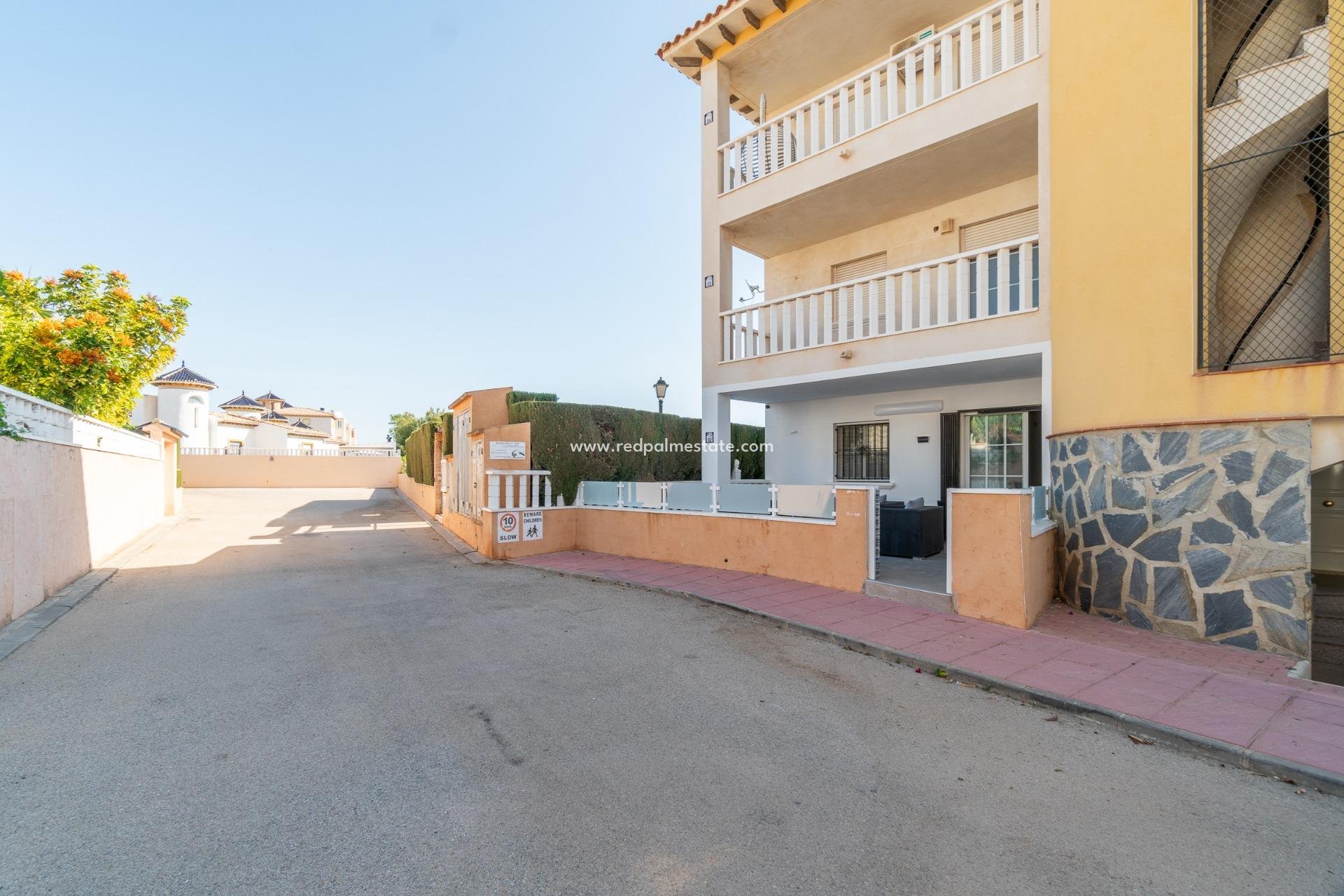 Återförsäljning - Bottenvåning -
Orihuela Costa - Lomas de Cabo Roig