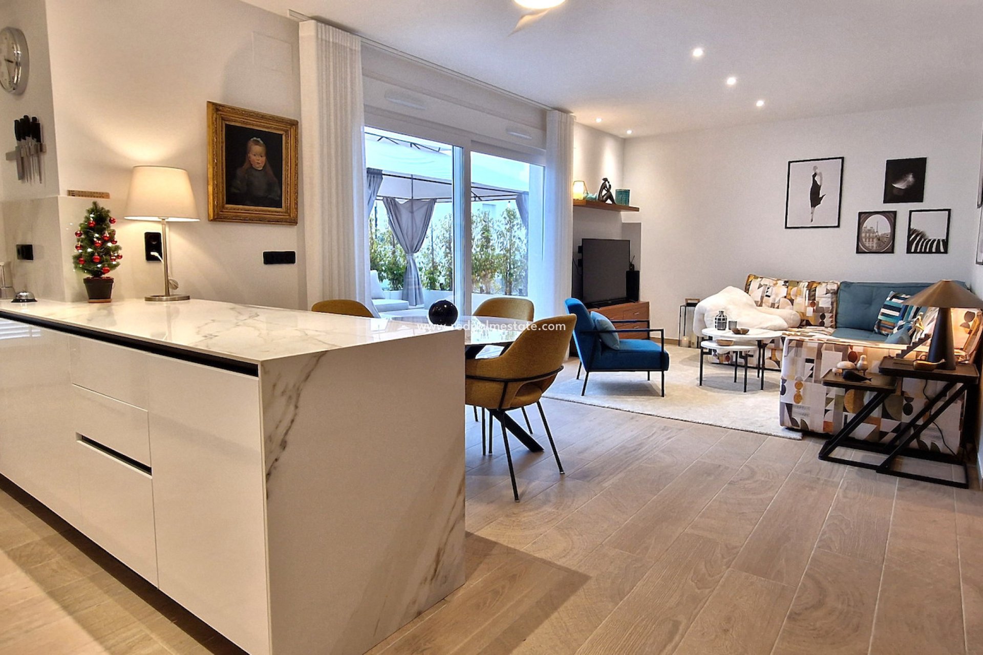 Återförsäljning - Bungalow -
Algorfa