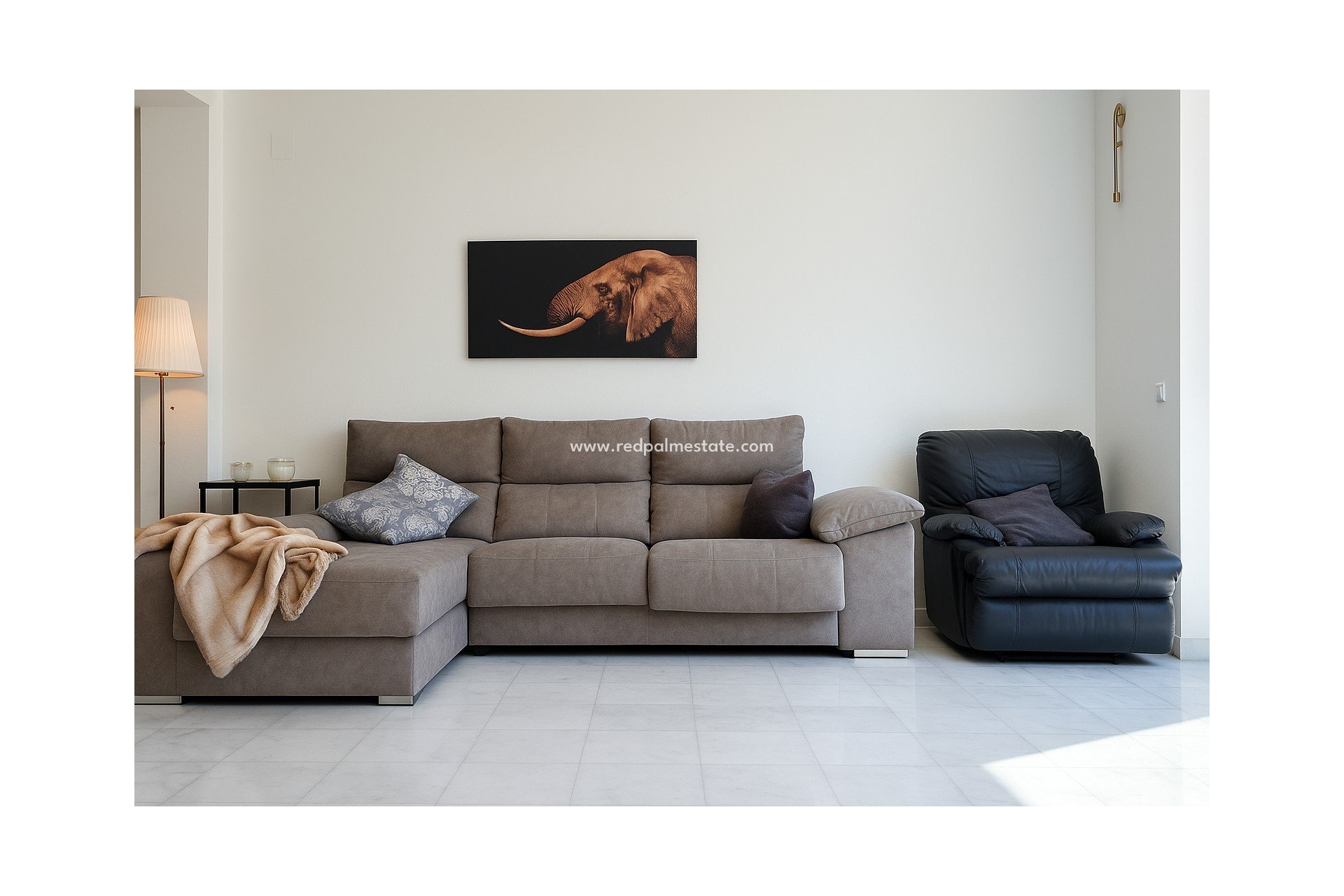 Återförsäljning - Bungalow -
Alicante - Lloixa