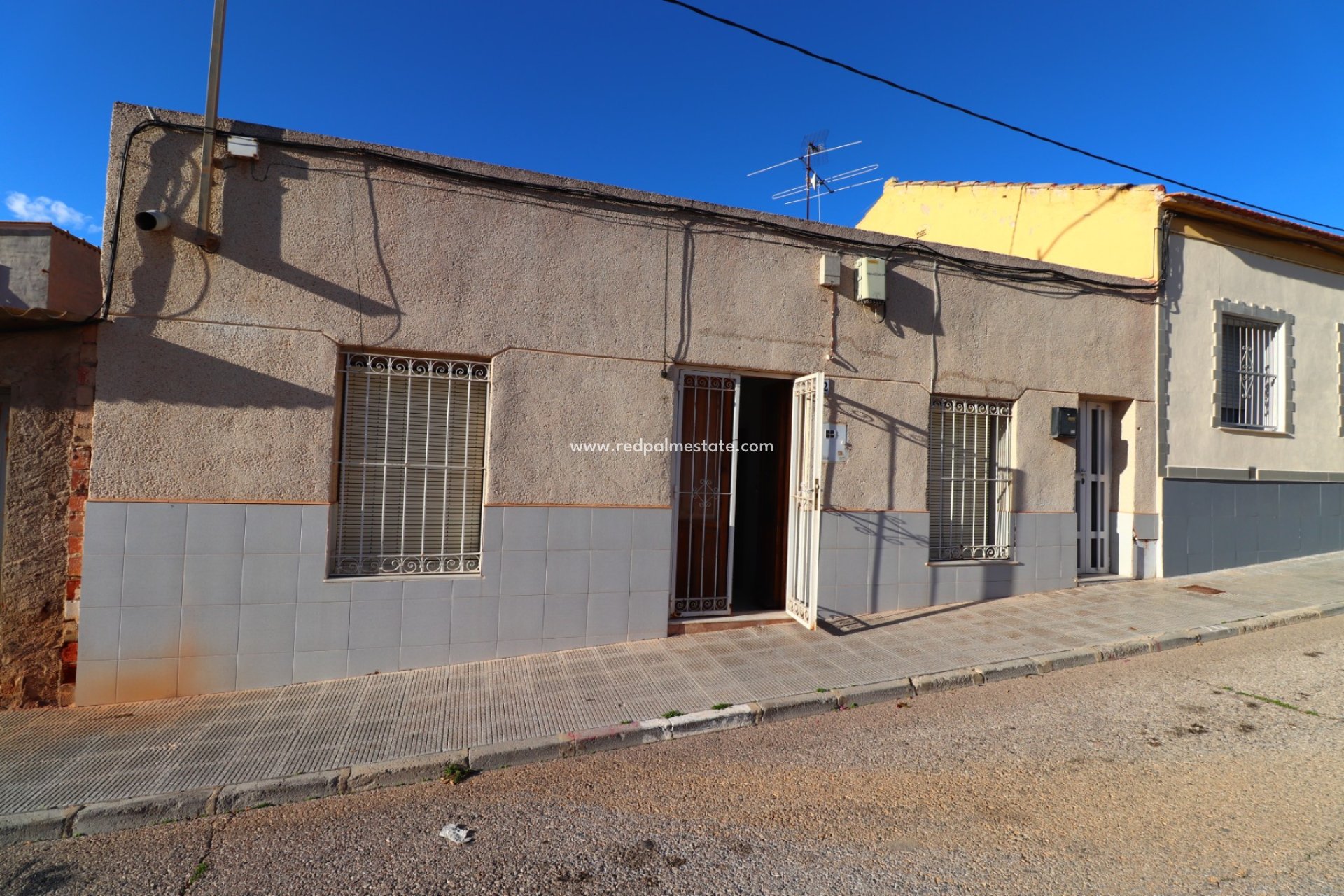 Återförsäljning - Bungalow -
Benijofar