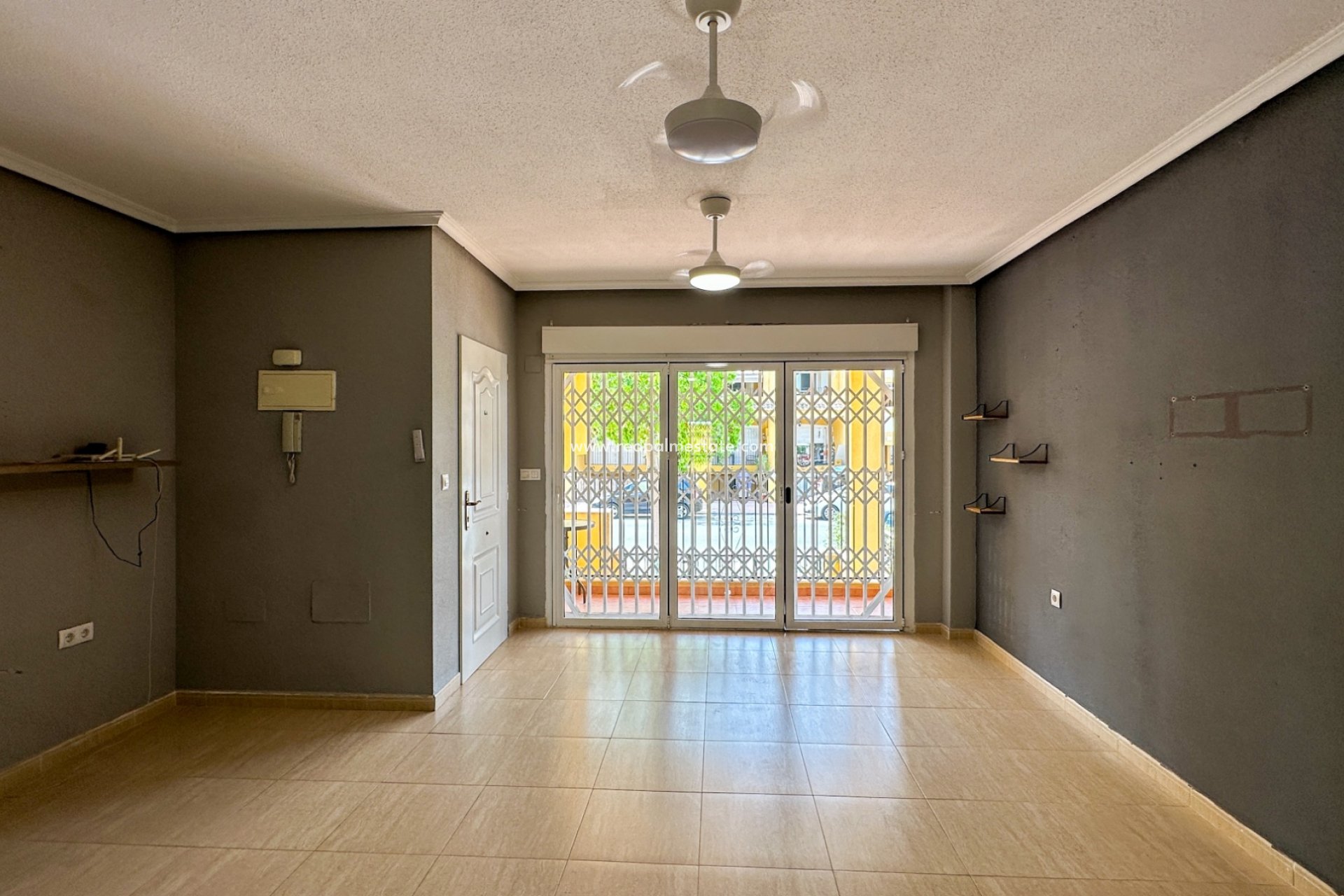 Återförsäljning - Bungalow -
Daya Nueva - Costa Blanca