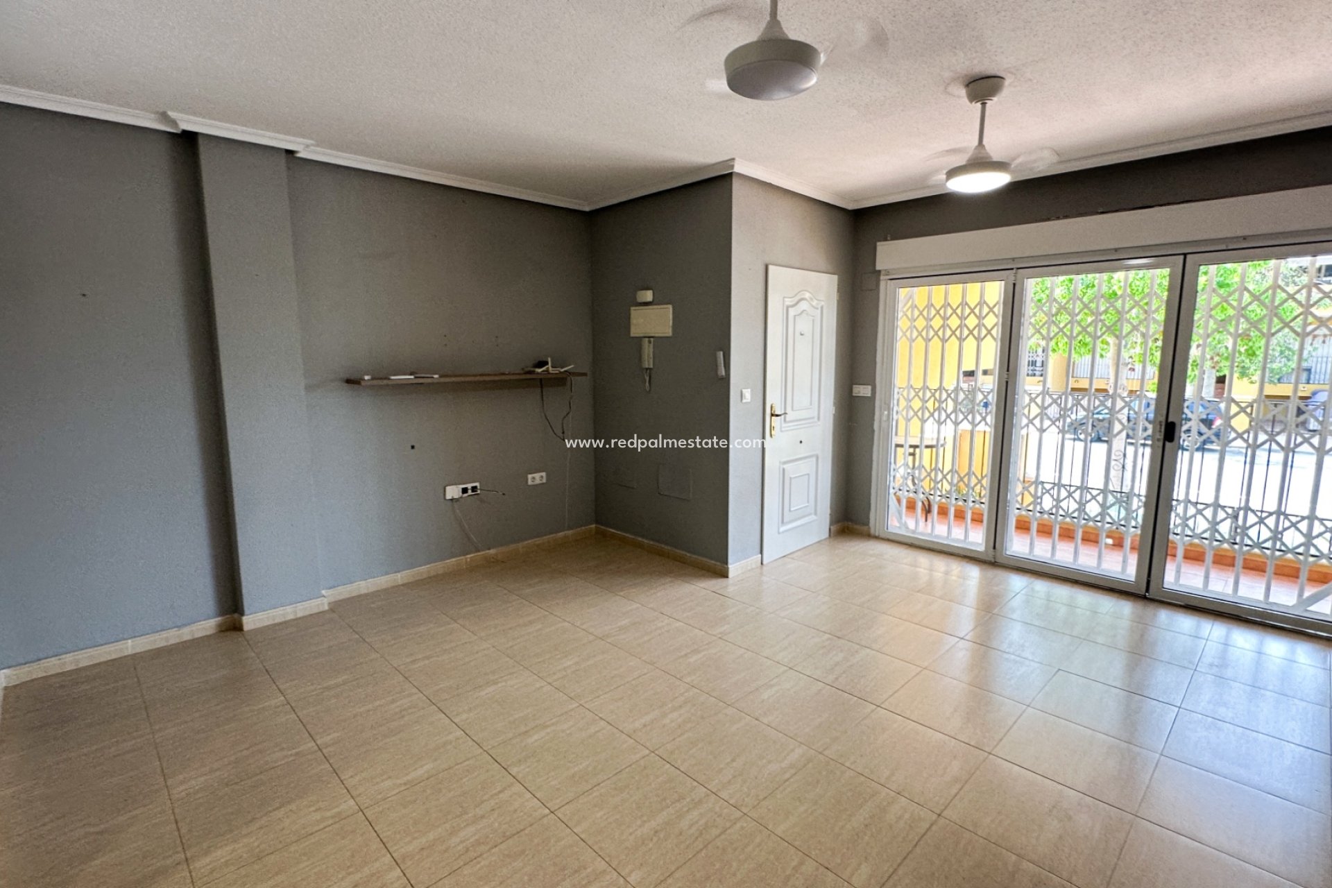 Återförsäljning - Bungalow -
Daya Nueva - Costa Blanca