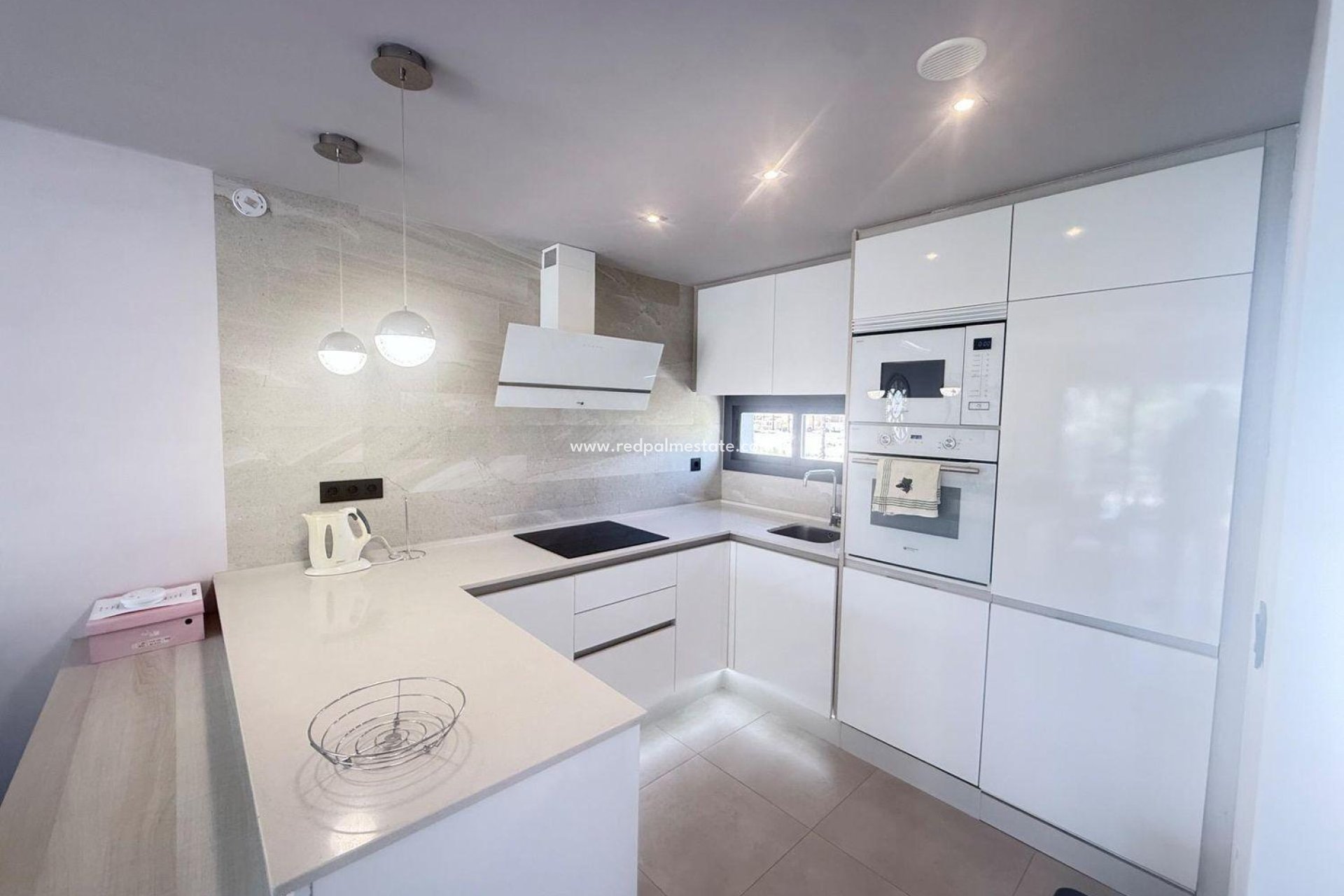 Återförsäljning - Bungalow -
Guardamar del Segura - Oasis Beach