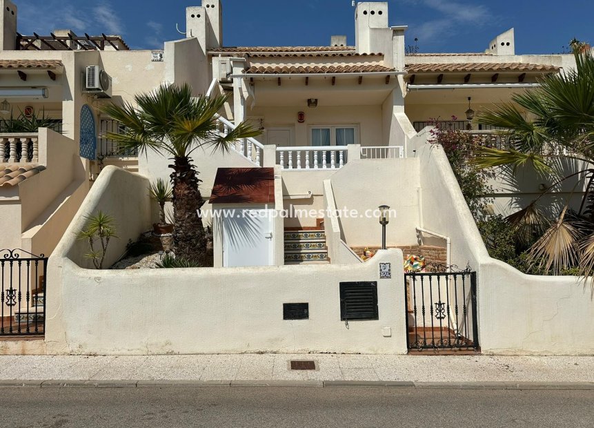 Återförsäljning - Bungalow -
Orihuela Costa - Costa Blanca