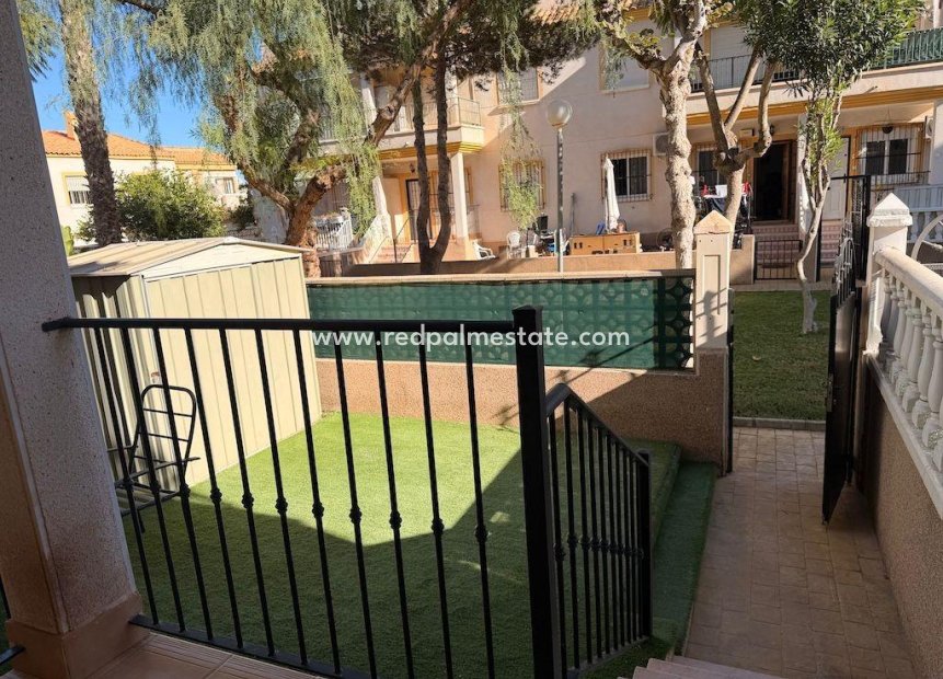 Återförsäljning - Bungalow -
Orihuela Costa - Costa Blanca