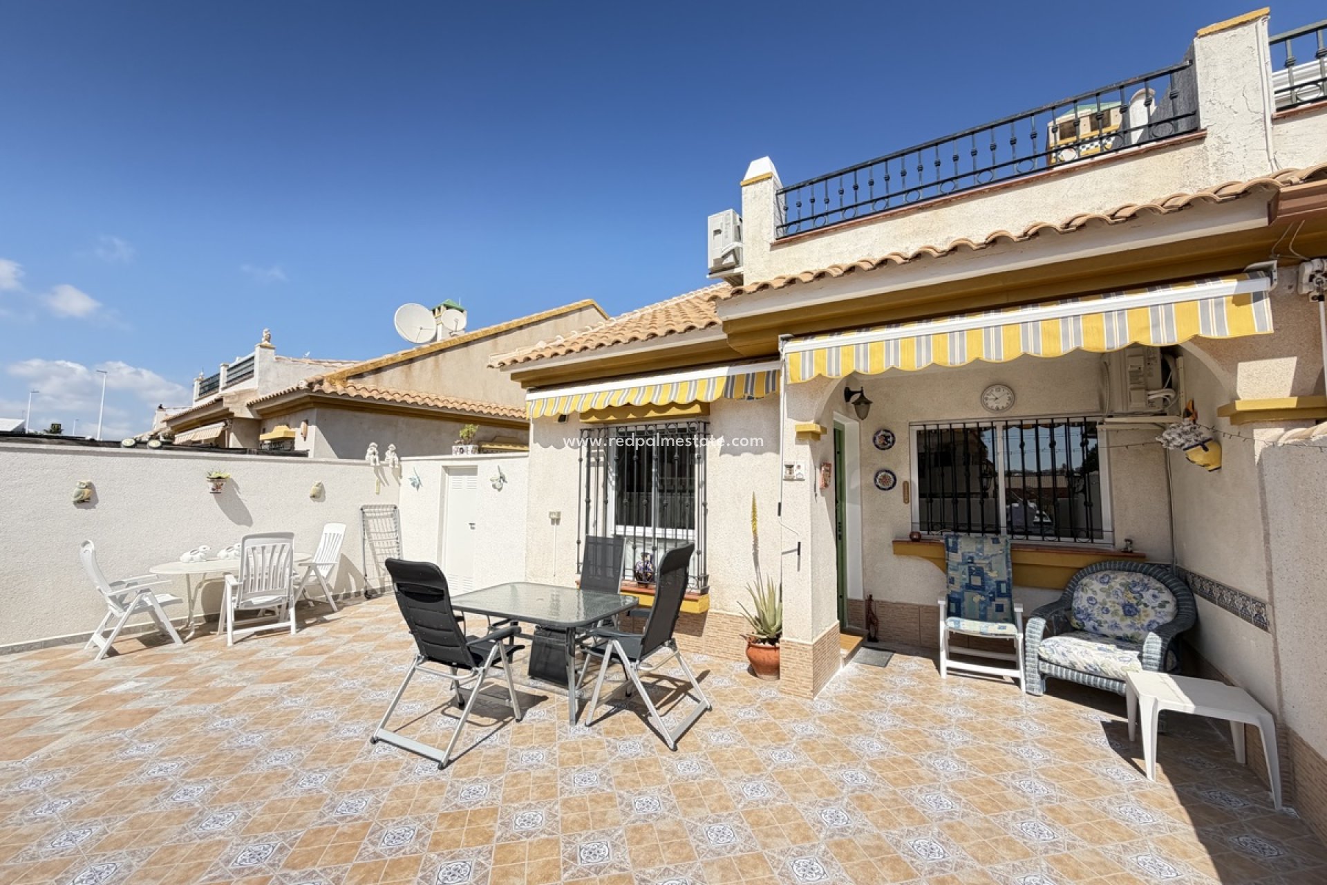 Återförsäljning - Bungalow -
Orihuela Costa - La Zenia