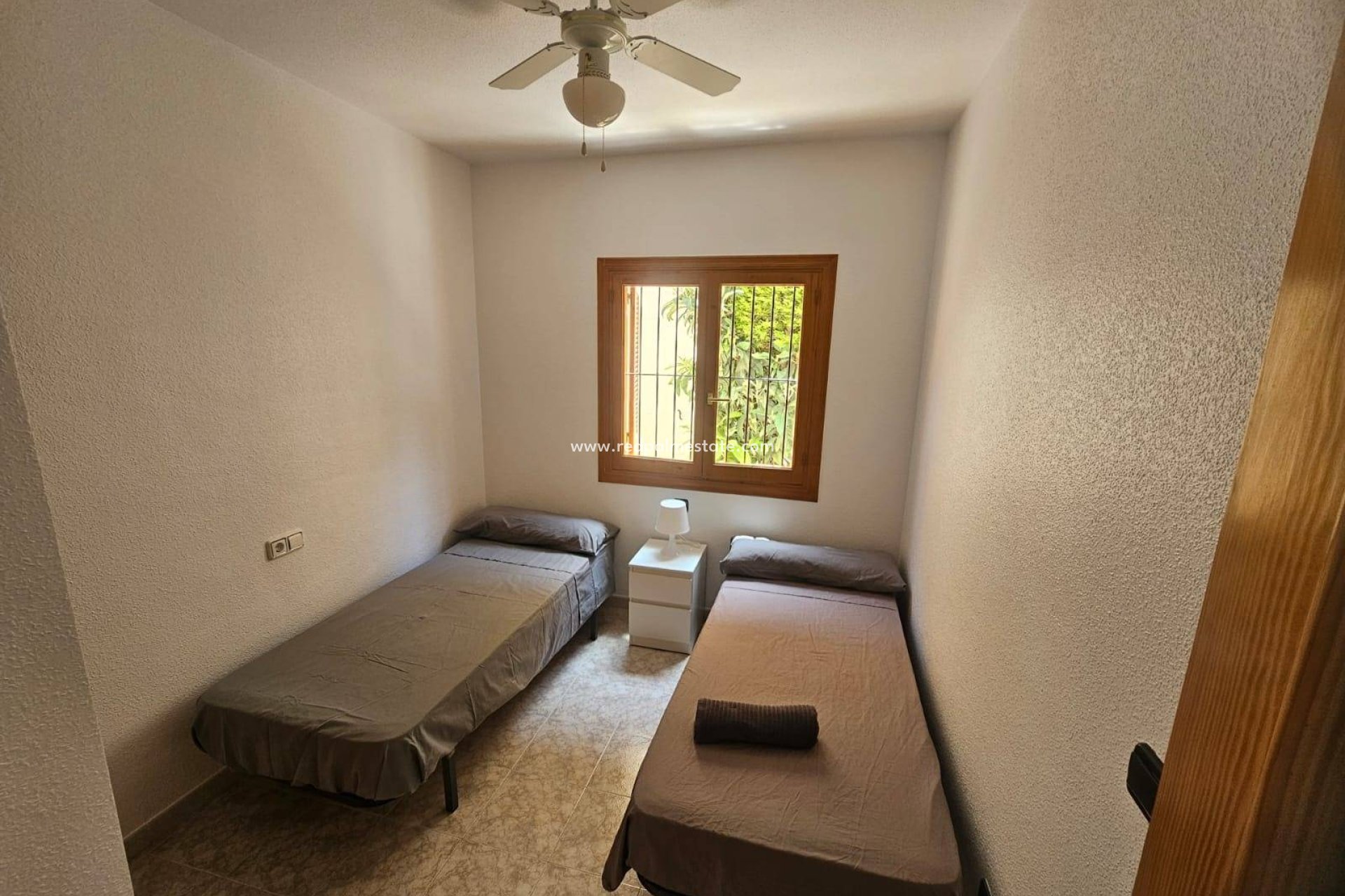 Återförsäljning - Bungalow -
Orihuela Costa - La Zenia