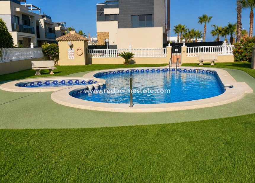 Återförsäljning - Bungalow -
Orihuela Costa - Lomas de Cabo Roig