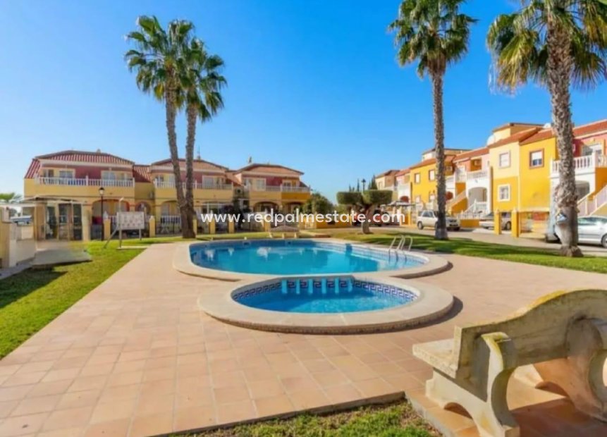 Återförsäljning - Bungalow -
Orihuela Costa - Lomas de Cabo Roig