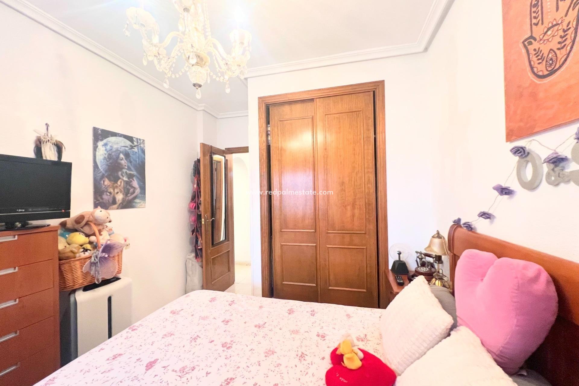 Återförsäljning - Bungalow -
Orihuela Costa - Los balcones