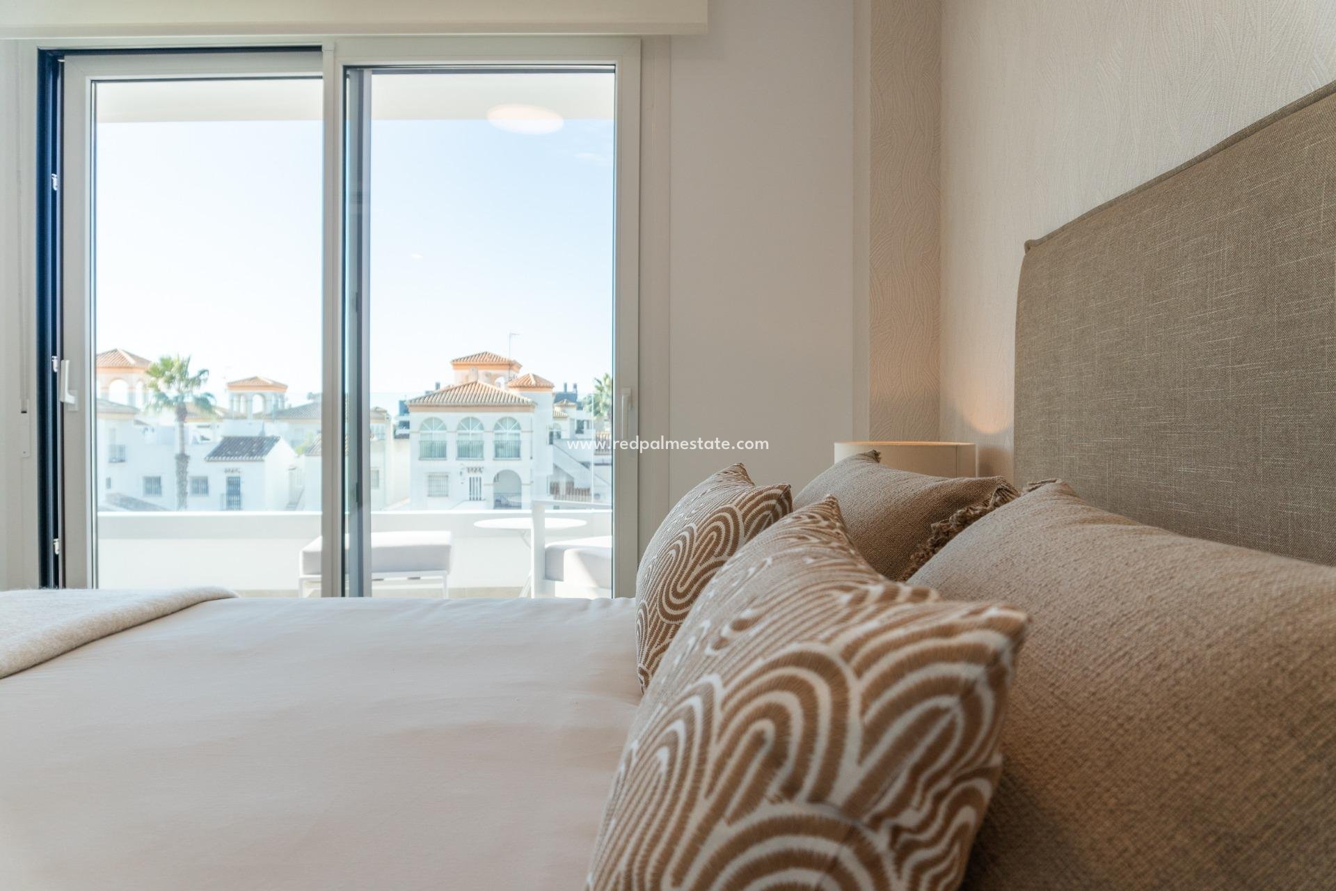 Återförsäljning - Bungalow -
Orihuela Costa - Playa Flamenca