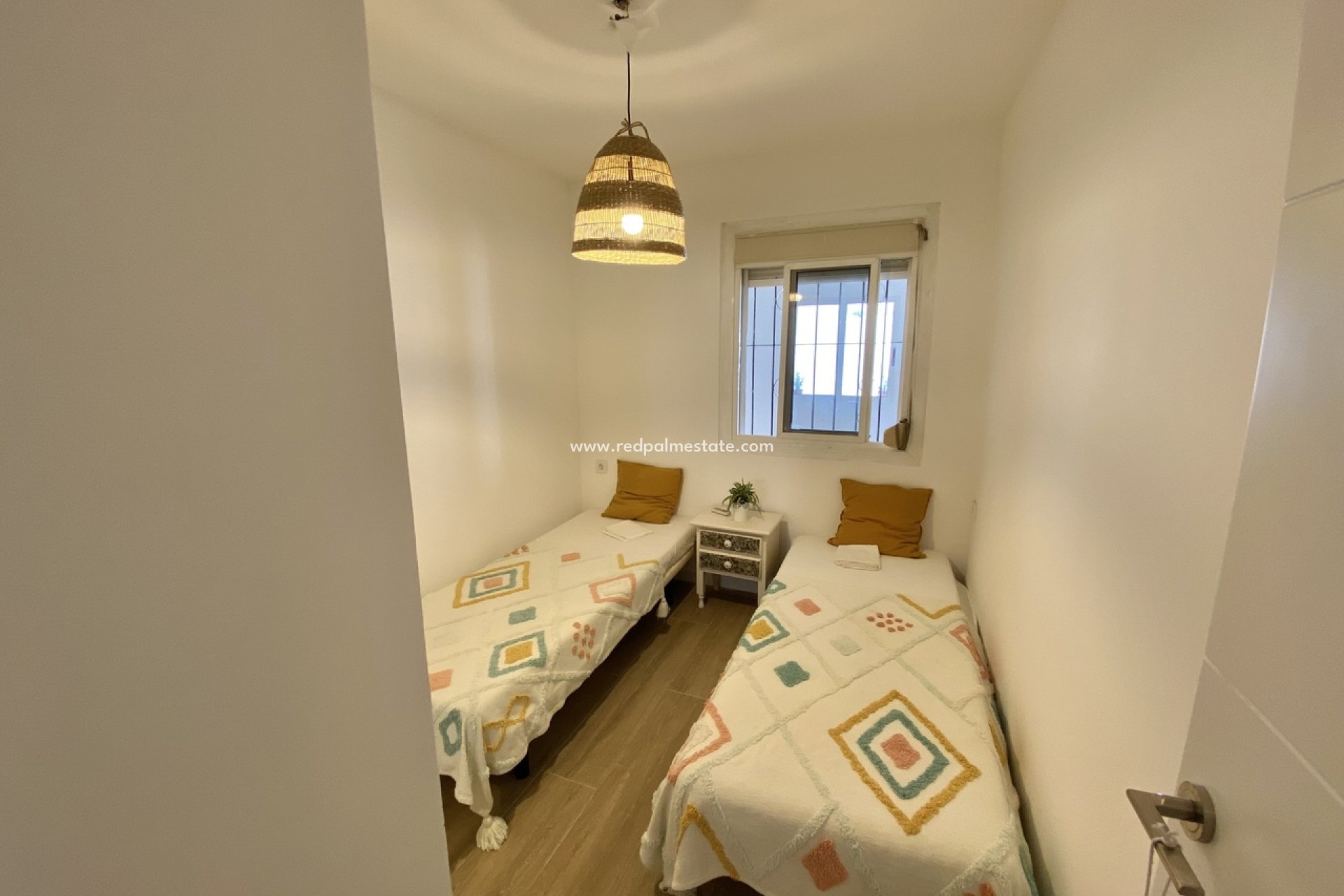 Återförsäljning - Bungalow -
Orihuela Costa - Playa Flamenca