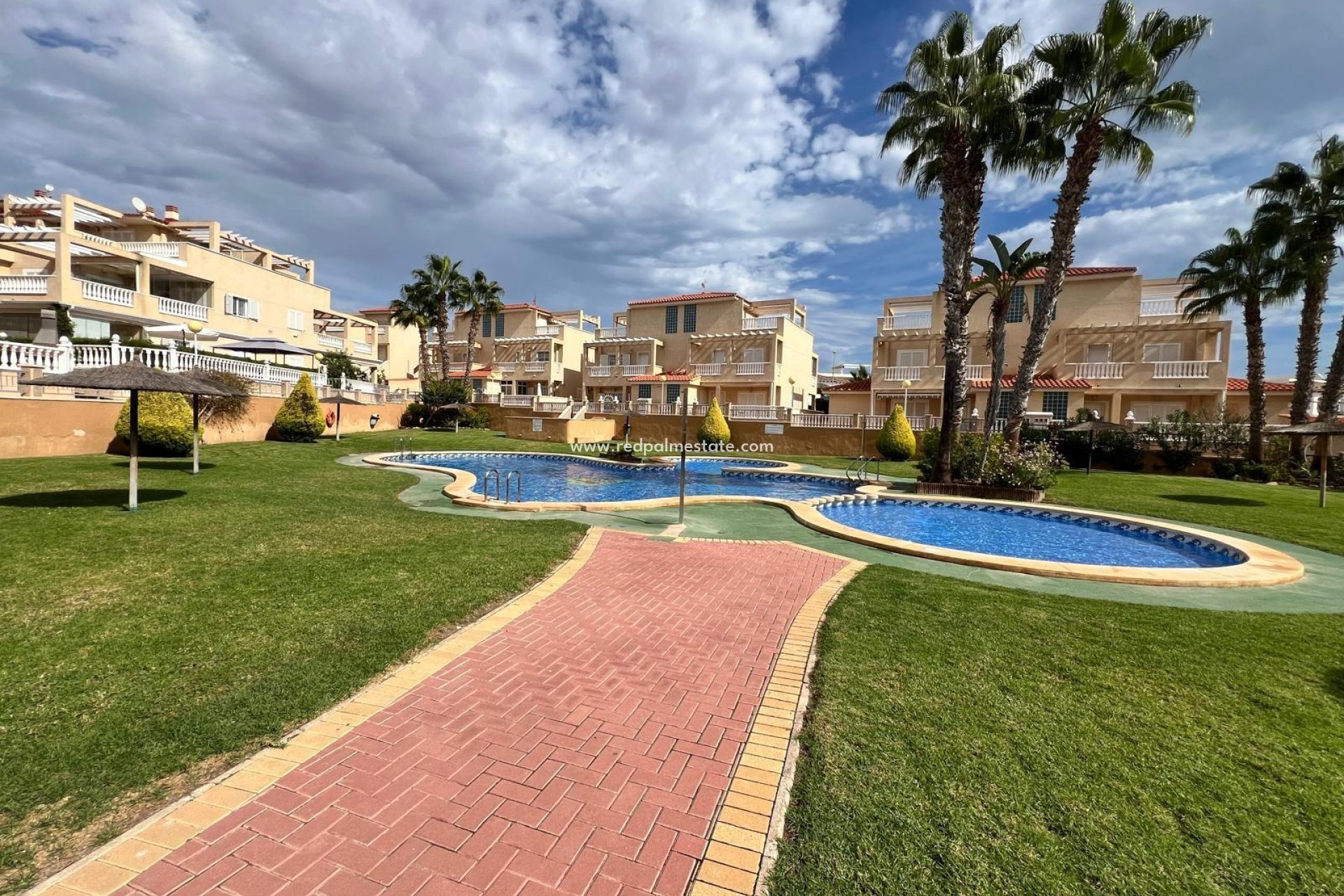 Återförsäljning - Bungalow -
Orihuela Costa - Punta Prima