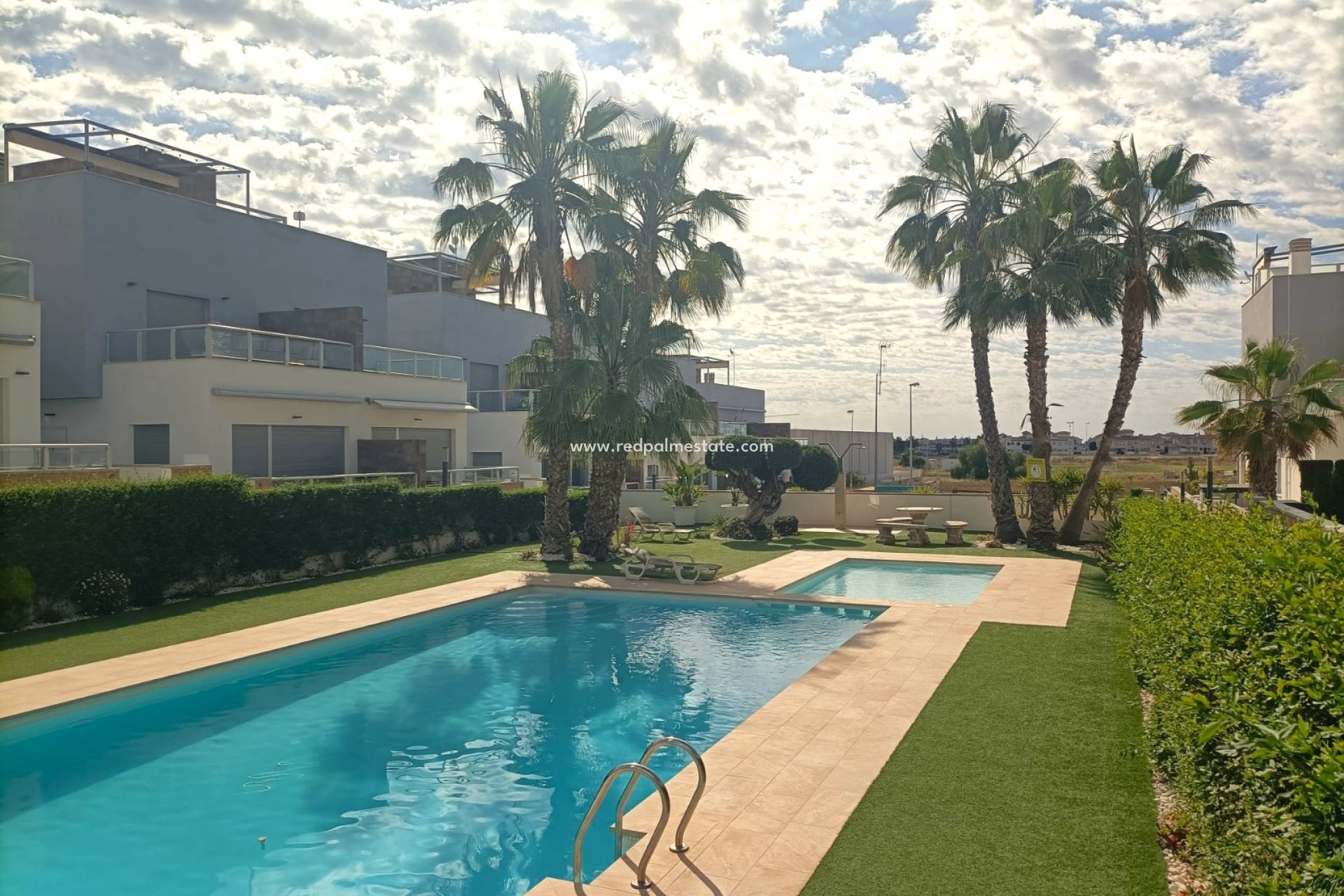 Återförsäljning - Bungalow -
Orihuela Costa - Punta prima