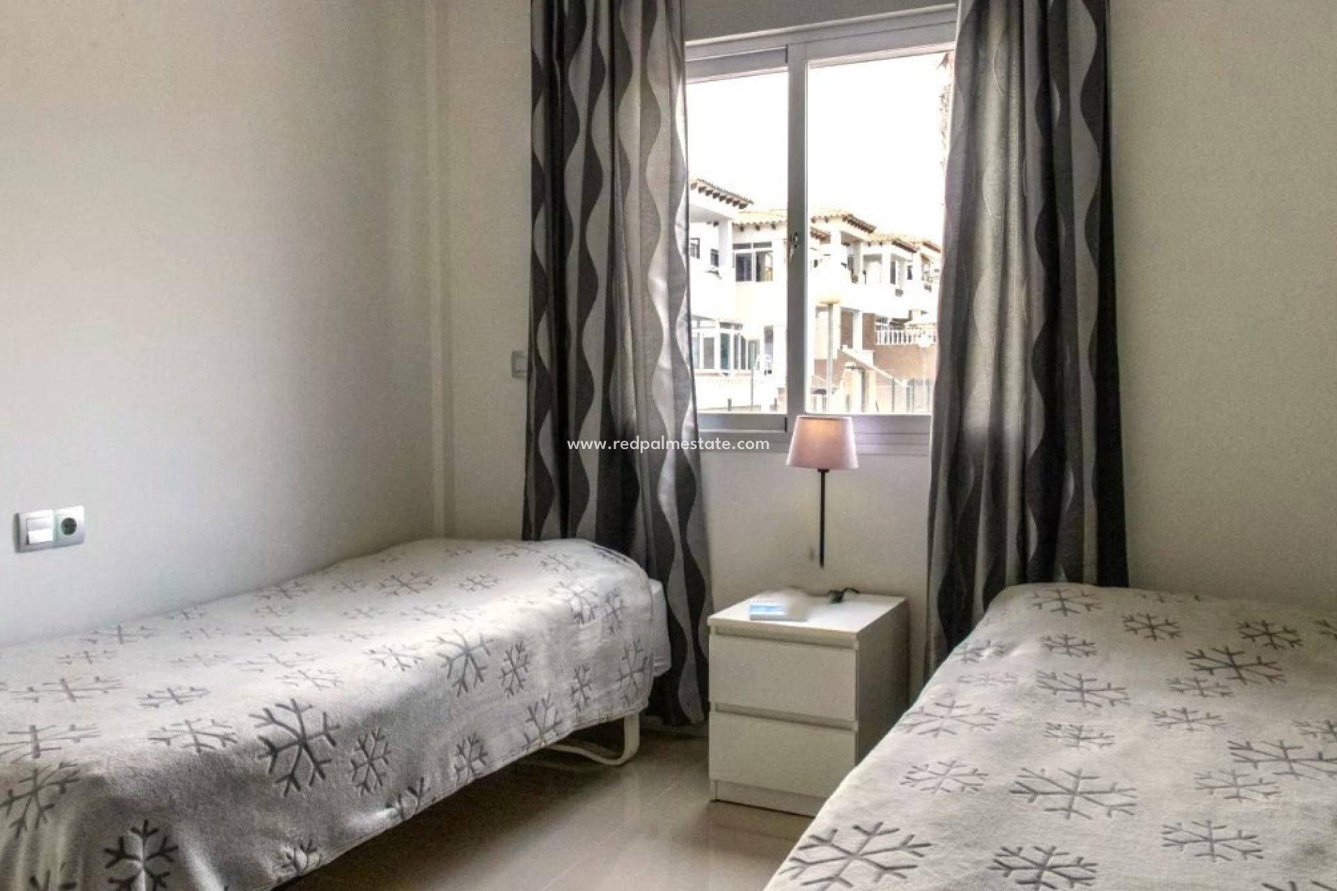 Återförsäljning - Bungalow -
Orihuela Costa - Punta prima