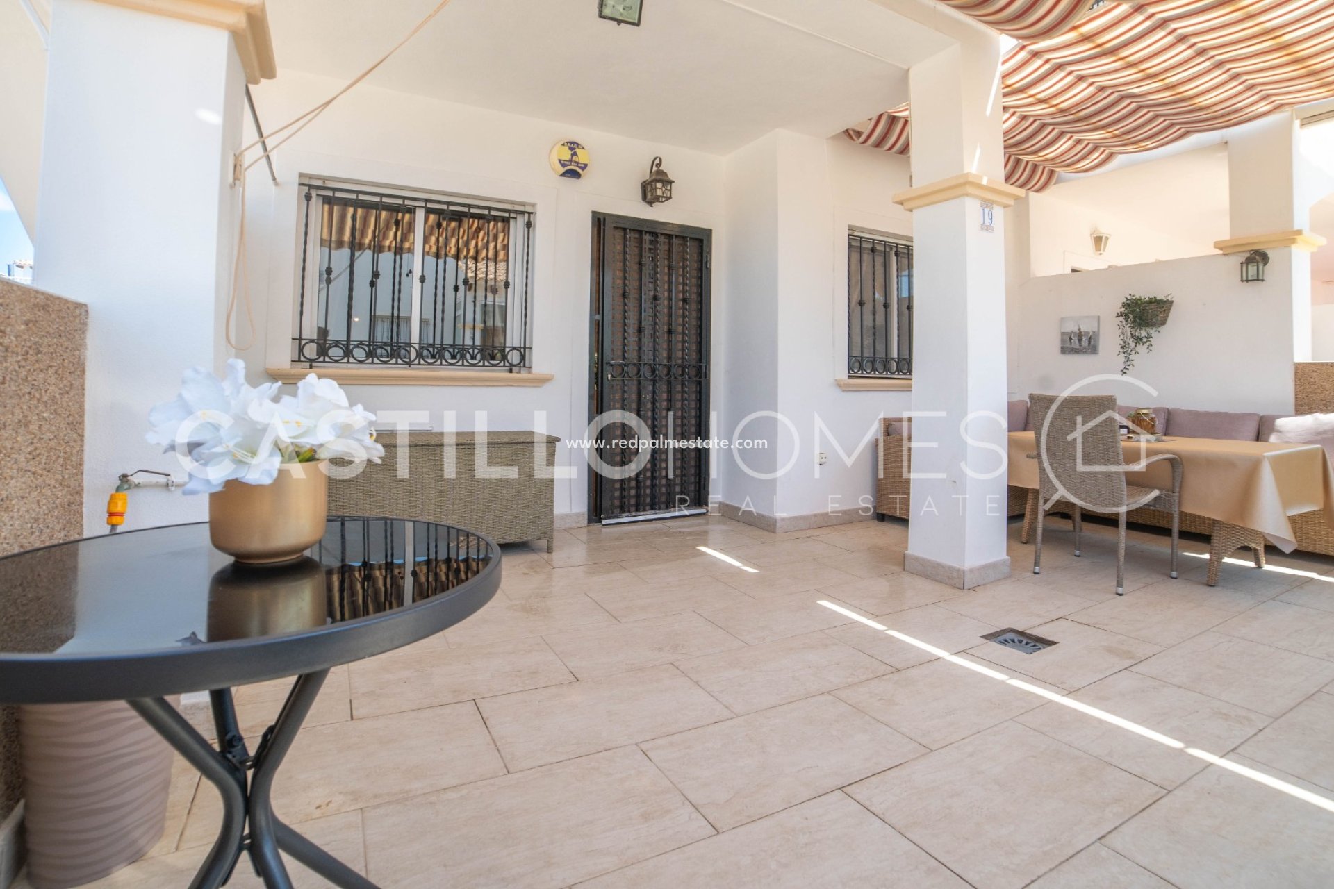 Återförsäljning - Bungalow -
Orihuela Costa - Punta prima