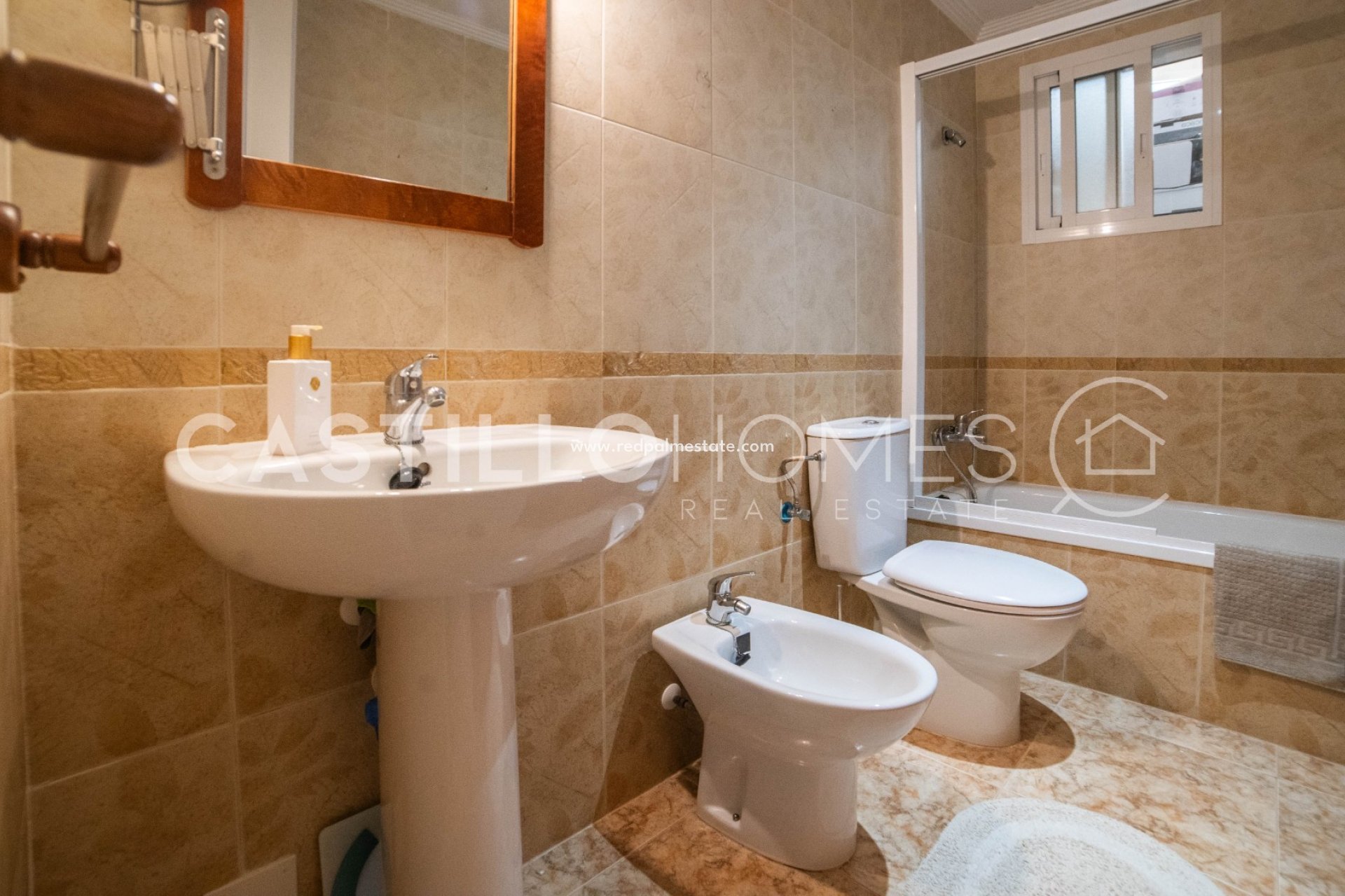 Återförsäljning - Bungalow -
Orihuela Costa - Punta prima