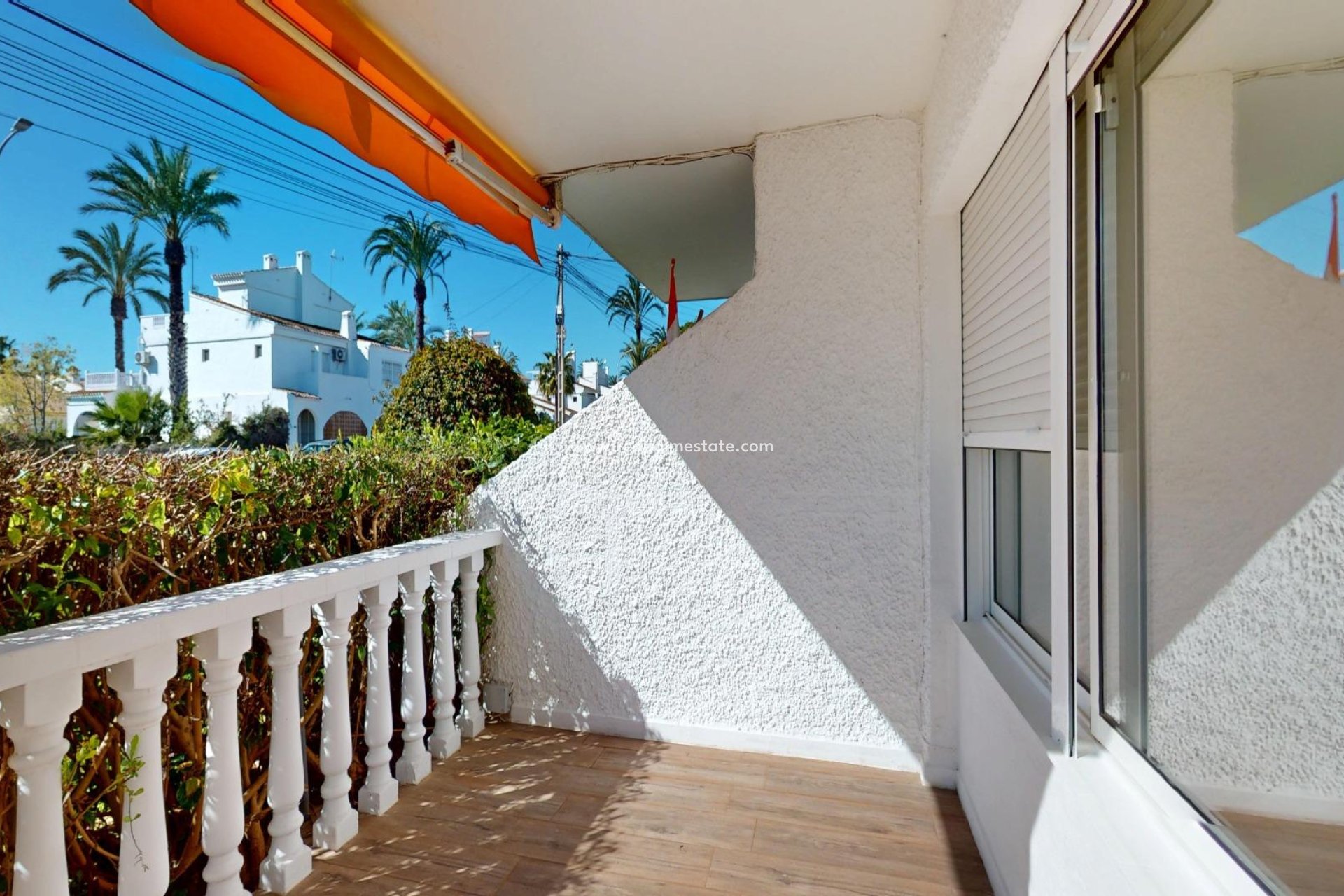 Återförsäljning - Bungalow -
Orihuela Costa - Villamartín