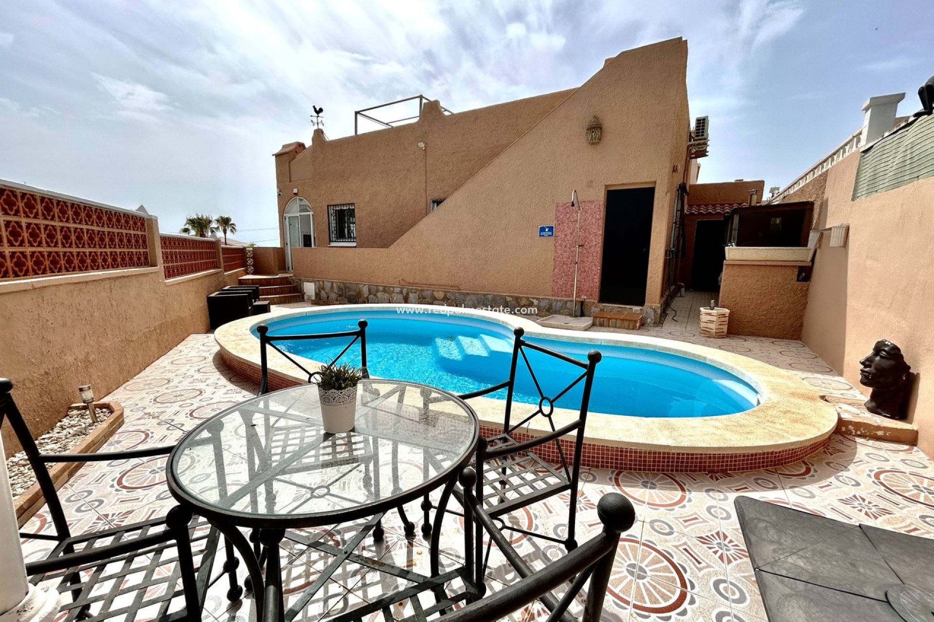 Återförsäljning - Bungalow -
Orihuela Costa - Villamartín