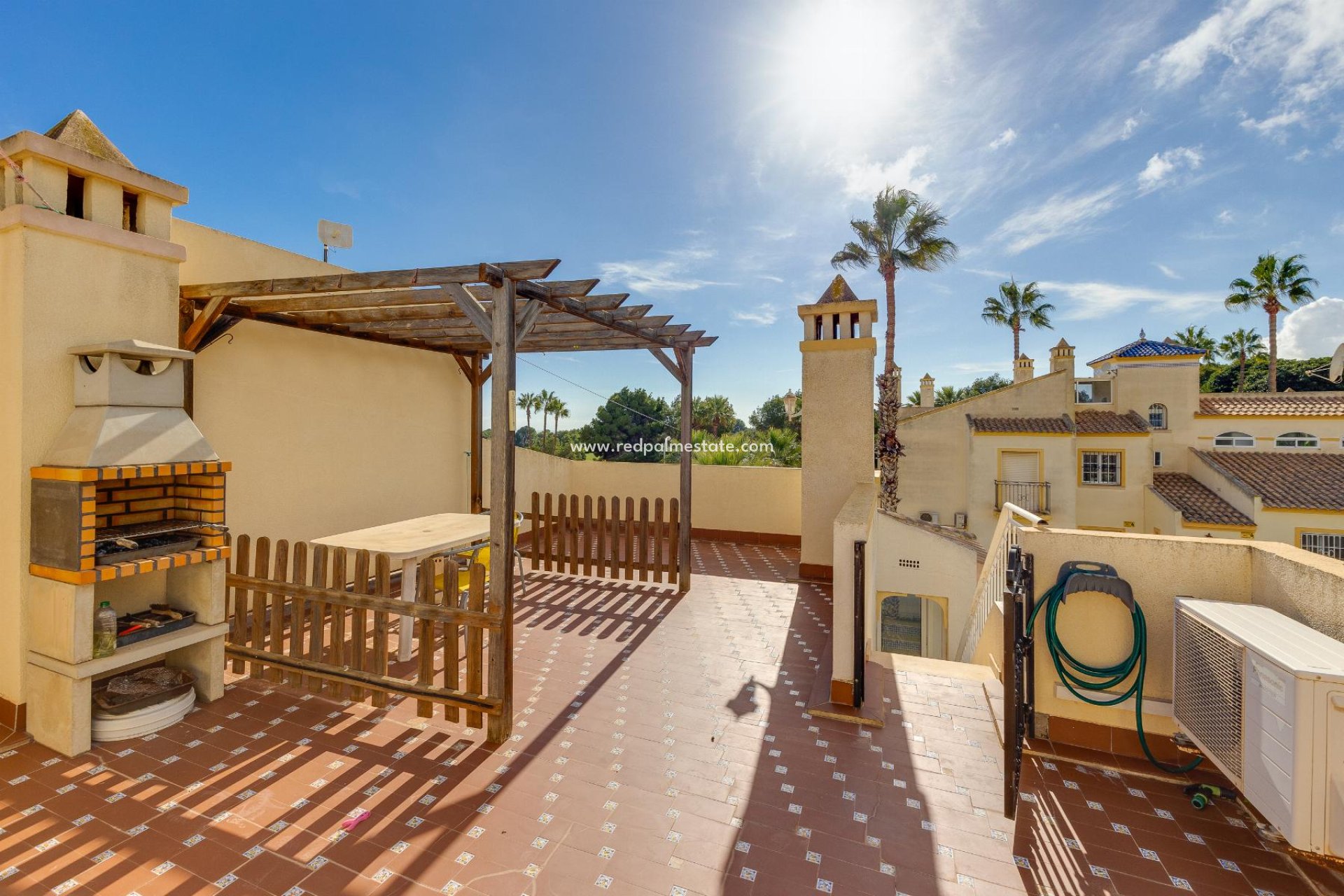 Återförsäljning - Bungalow -
Orihuela Costa - Villamartín