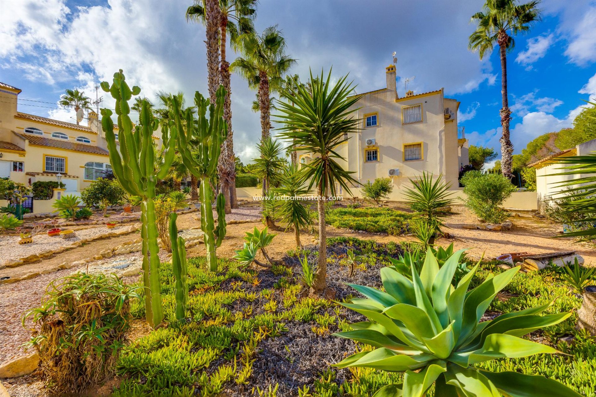 Återförsäljning - Bungalow -
Orihuela Costa - Villamartín