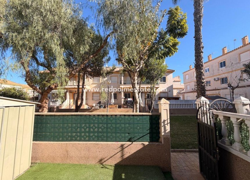 Återförsäljning - Bungalow -
Orihuela Costa - Villamartín