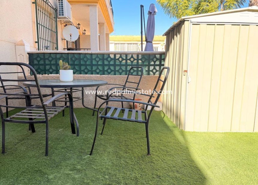 Återförsäljning - Bungalow -
Orihuela Costa - Villamartín